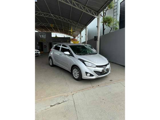 HYUNDAI HB20 1.0 COMFORT PLUS 12V FLEX 4P MANUAL HYUNDAI HB20 1.0 COMFORT PLUS 12V FLEX 4P MANUAL